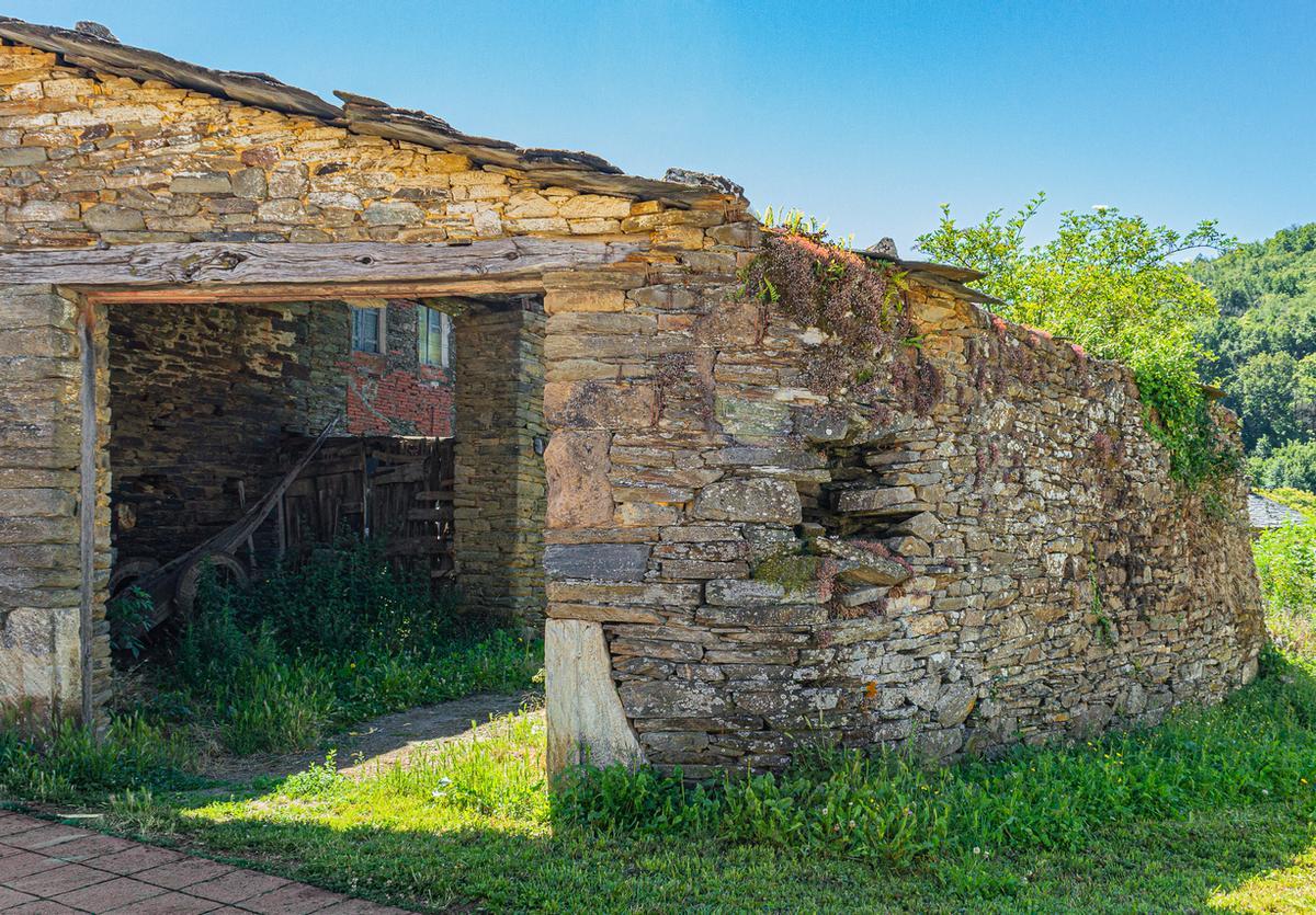 Antigua casa de piedra