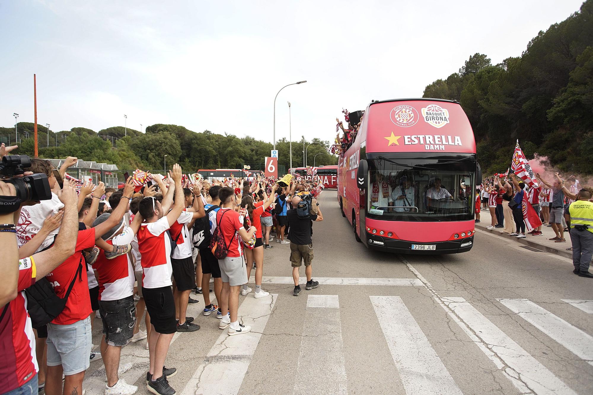 Les millors imatges de la rua de celebració del Girona i el Bàsquet Girona