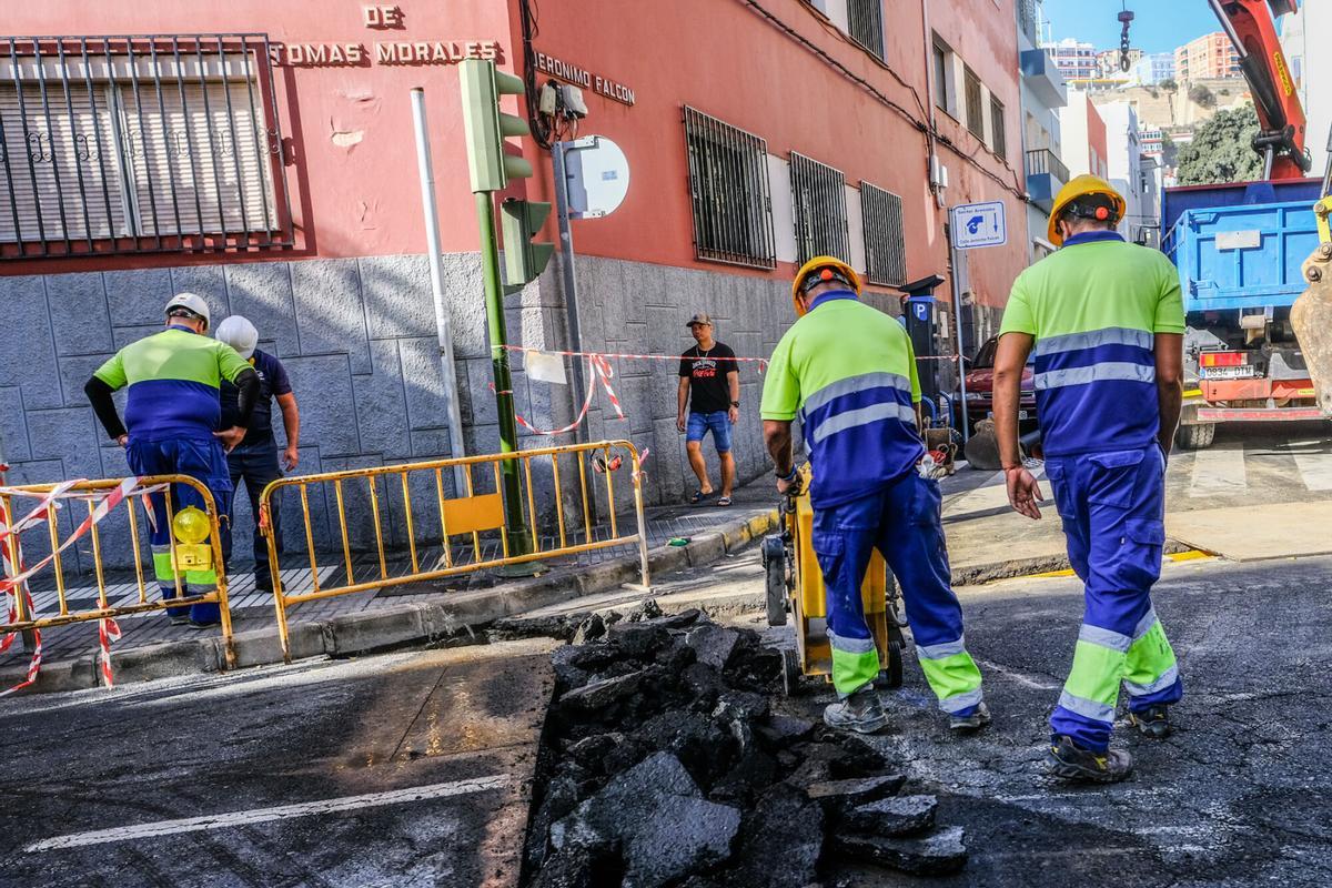Obras de Emalsa en Tomás Morales.