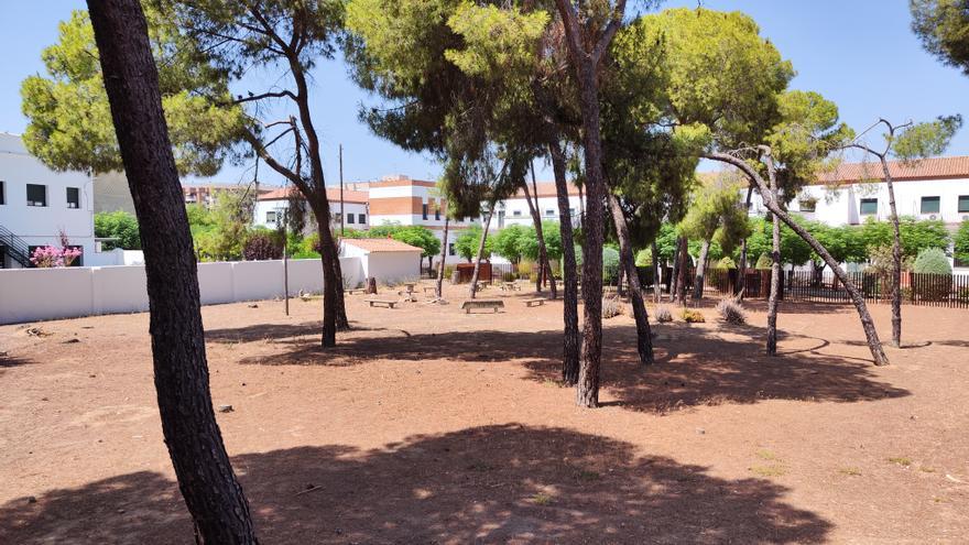 El Ayuntamiento de Badajoz niega que ya tenga la titularidad de los jardines de los hogares
