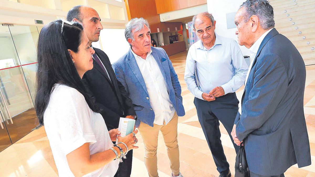 Mar Romera, Luis Eduardo Gómez, José Navalpotro, Juan Antonio Pedreño y Andrés Pedreño durante el Congreso de Ucoerm en Murcia.
