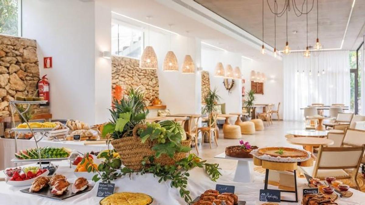 Comedor de desayuno del agroturismo Can Lluc.