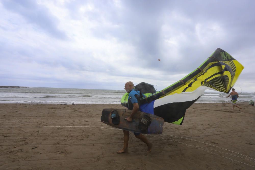 Kite Surf en la playa prohibida de Massalfassar