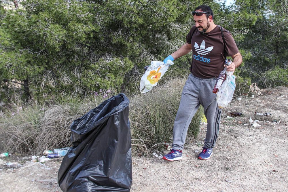 Voluntarios recogen 10 toneladas de basura de la s