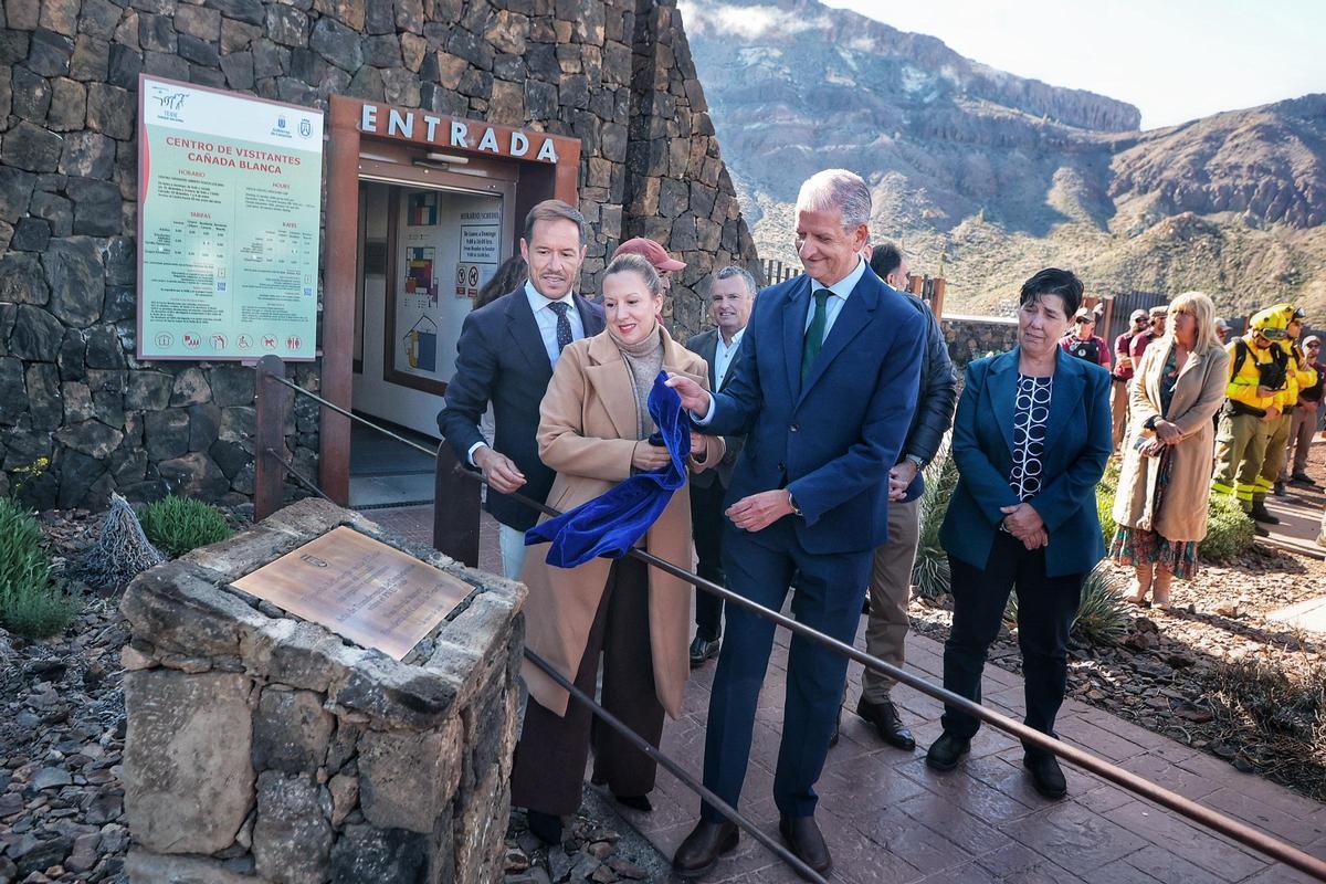 Firma de la transferencia de competencias del Parque Nacional del Teide