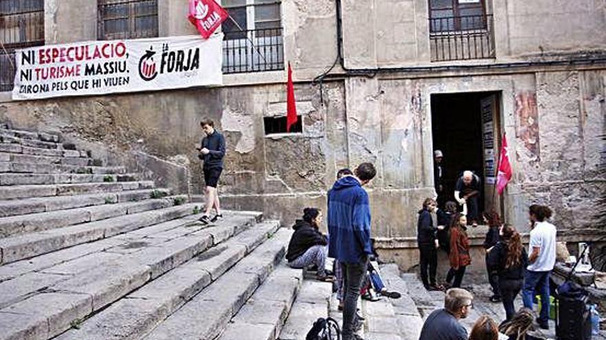 La Forja ocupa l&#039;antic Teatre Odeón de Girona per protestar contra el turisme