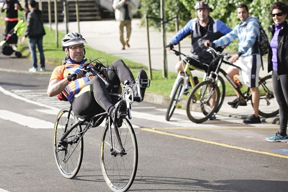 Marcha cicloturista de homenaje a Tony Rominguer en Gijón