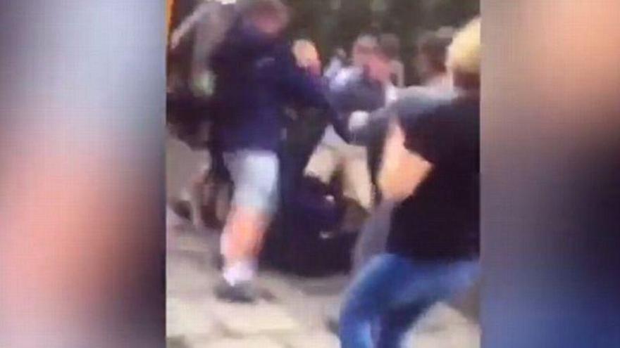 Pelea callejera masiva entre escolares con siete detenidos y dos heridos en Londres