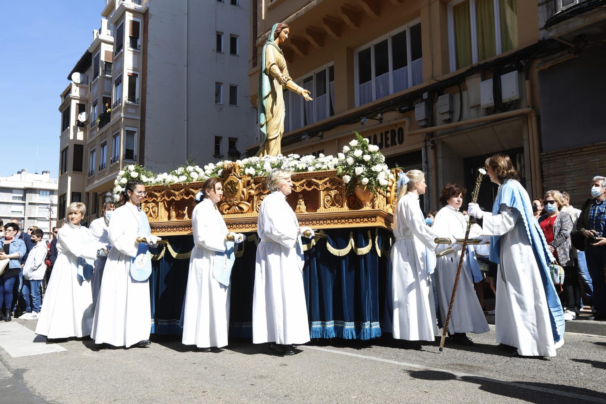 Domingo de Resurrección en Zaragoza: procesión del Encuentro Glorioso, en imágenes