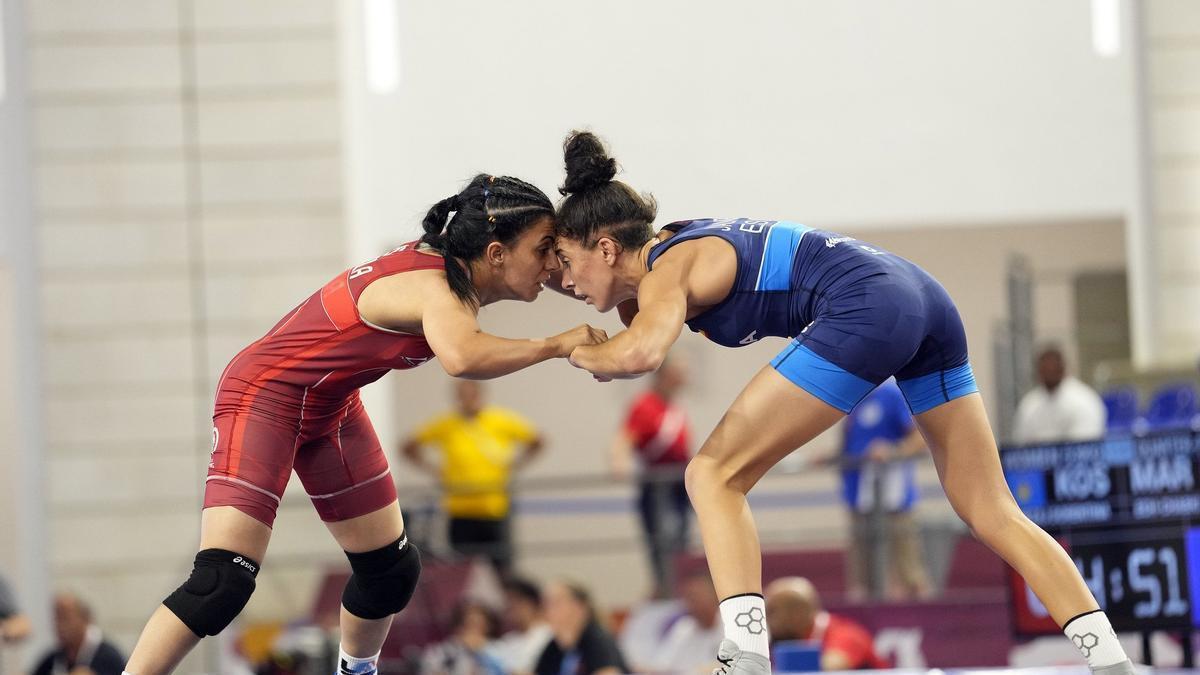 Carla Jaume, a la derecha, durante uno de sus combates en Taranto.