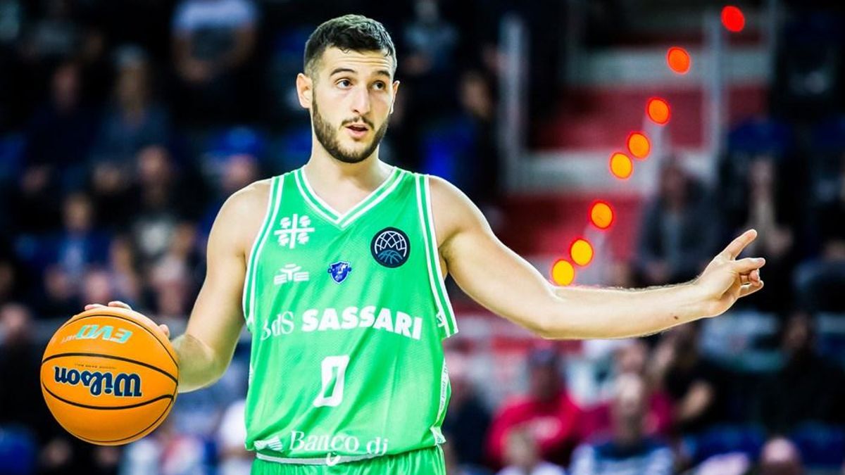 Marco Spissu en un partido de la Basketball Champions League