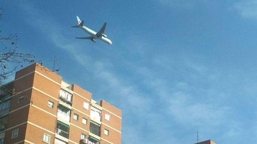 Un avión de Air Canada prepara un aterrizaje de emergencia en Madrid Barajas