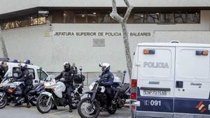 Exterior de la Jefatura de Policía Nacional en Palma.