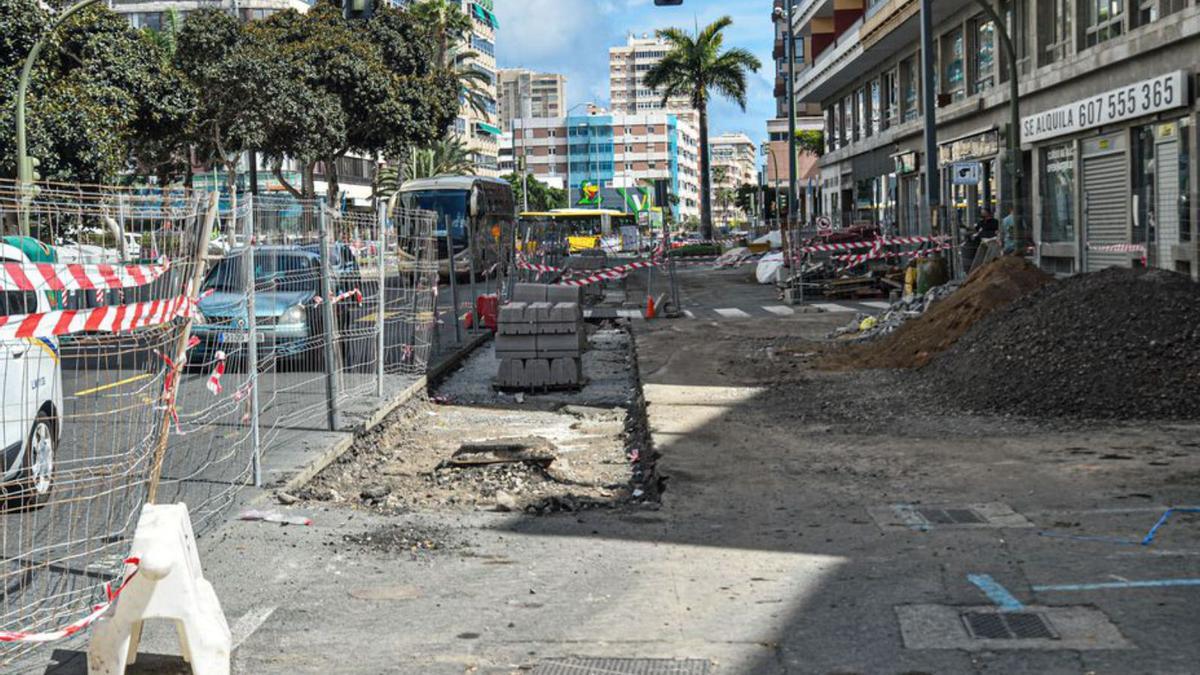 Obras de la metroguagua en Luis Doreste Silva | |