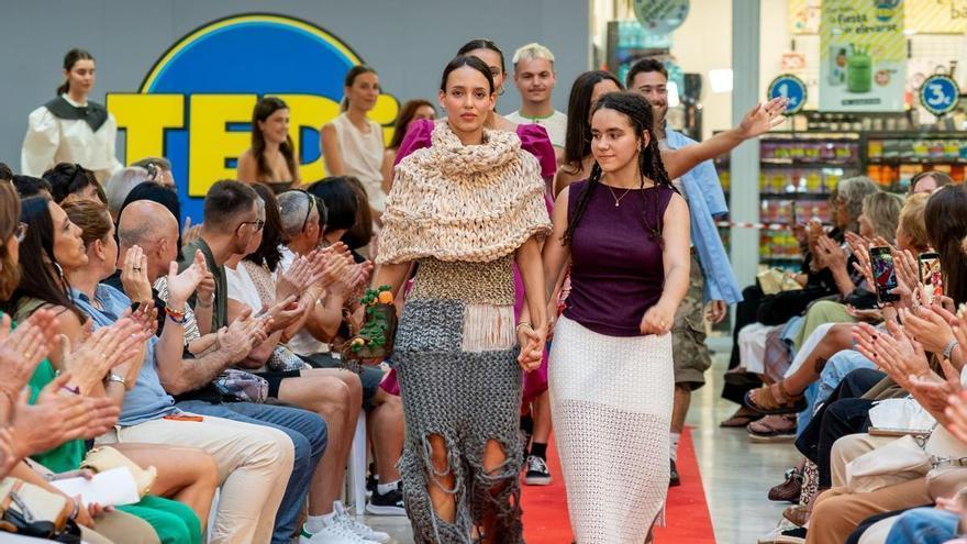 Así fue el desfile con los 'outfits' diseñados por los alumnos de Pin Factory en Vigo