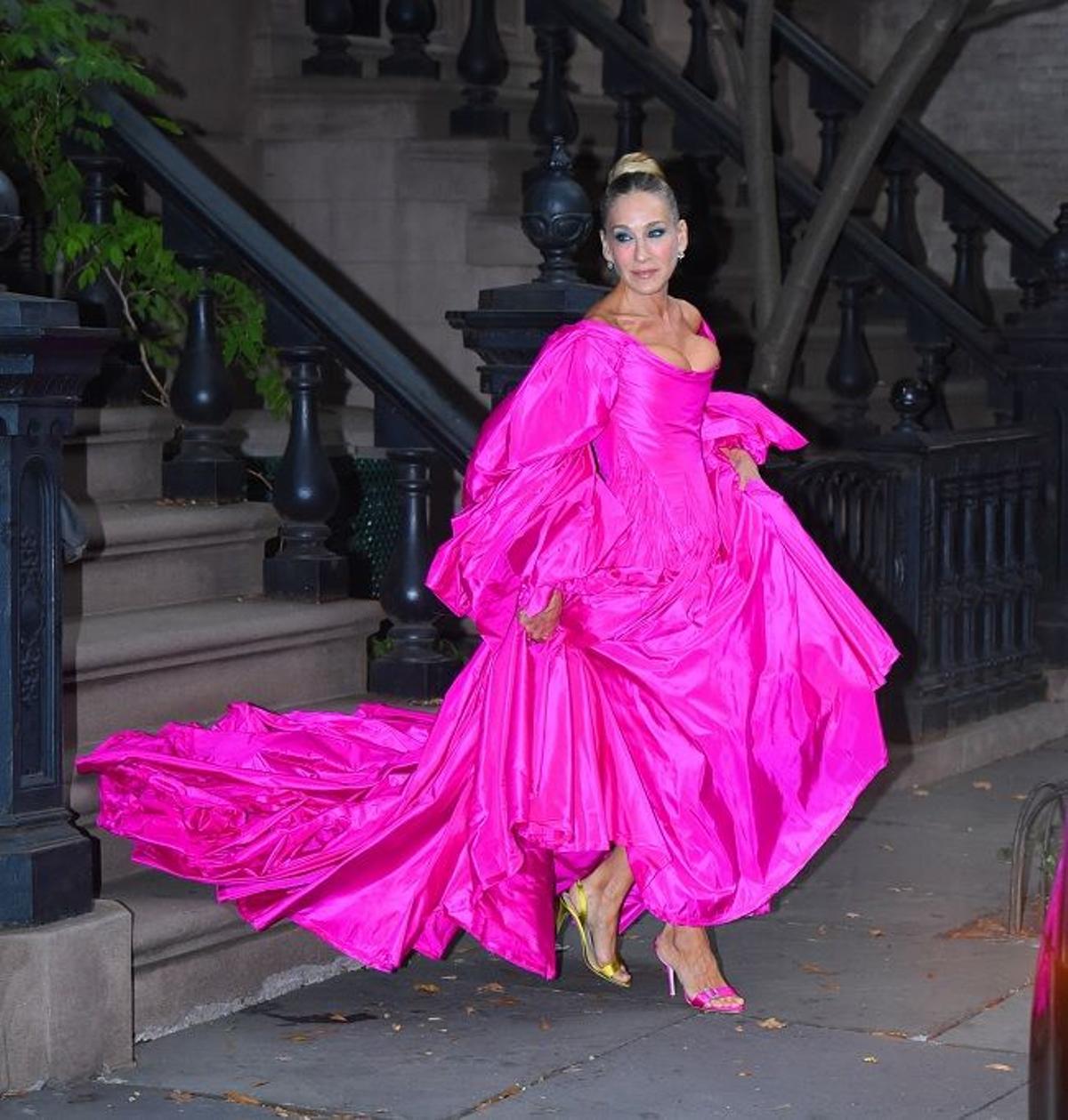 Sarah Jessica Parker con maxivestido rosa de Zac Posen