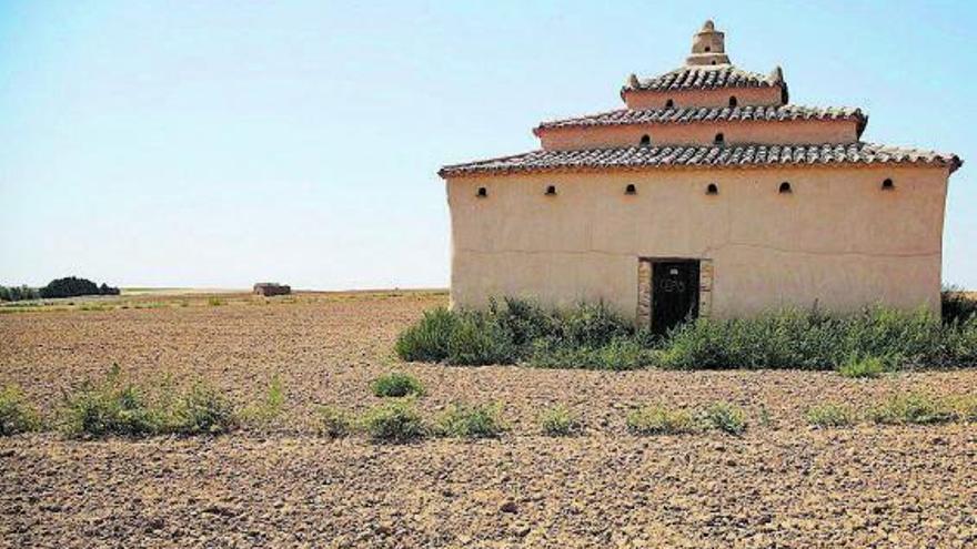 Un palomar rehabilitado en Villarrín de Campos. | Jose Luis Fernández