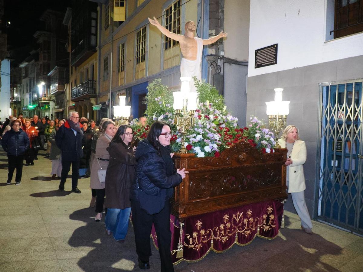 Un momento de la procesión del Cristo Resucitado.