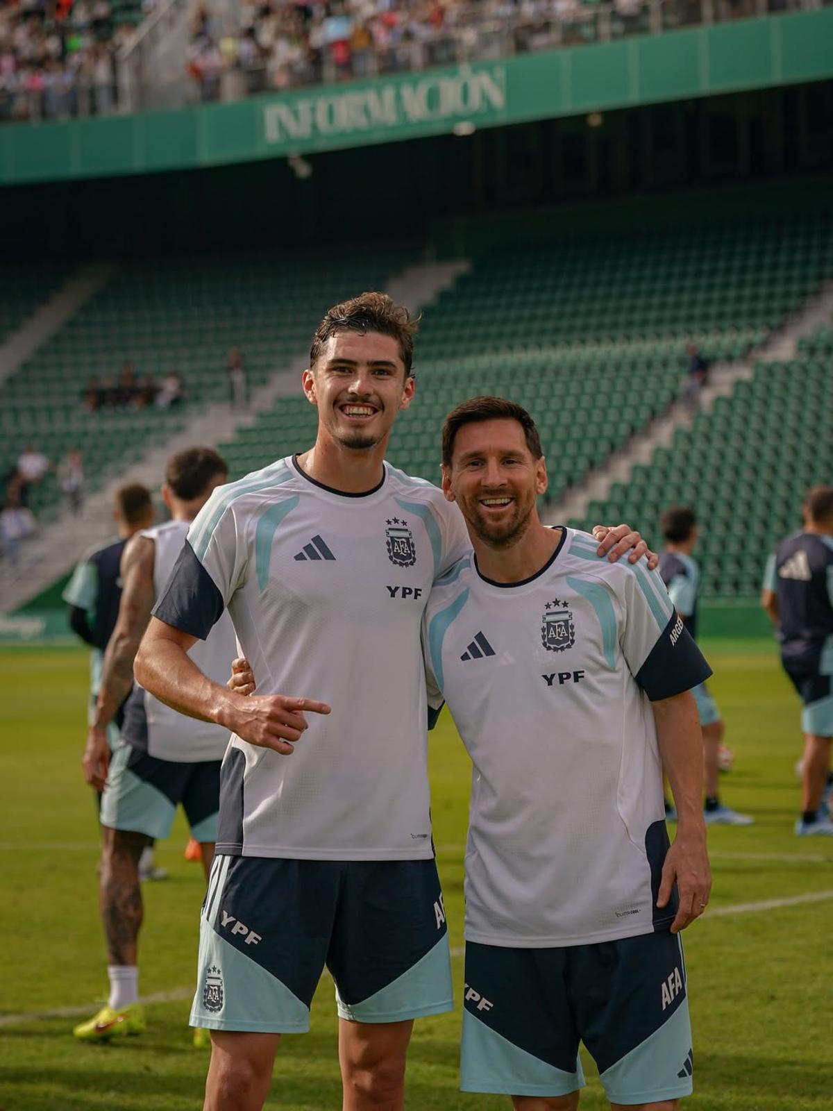 Panichelli, con Messi en el Martínez Valero