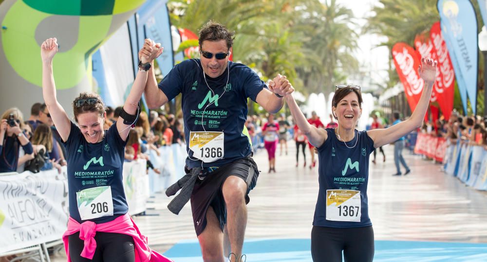 Hamid se adjudica el Medio Maratón de Alicante.