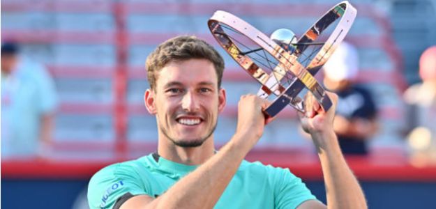 Carreño,con su trofeo de Montreal.