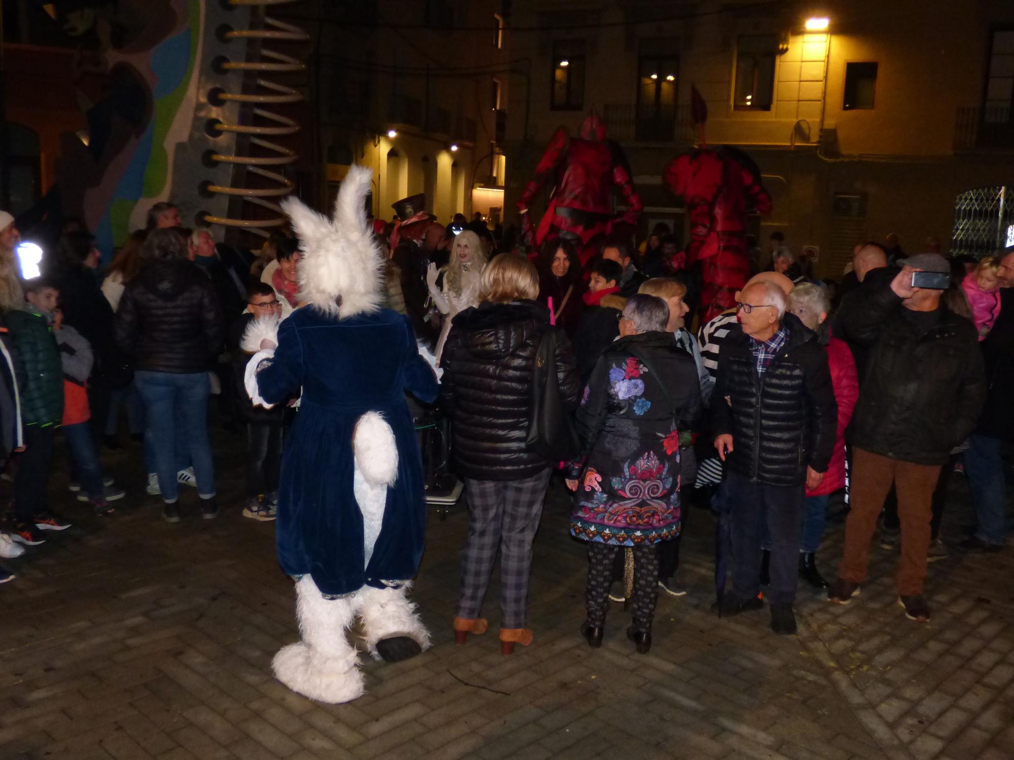 Els personatges d''Alícia al país de les meravelles' es deixen veure a Figueres