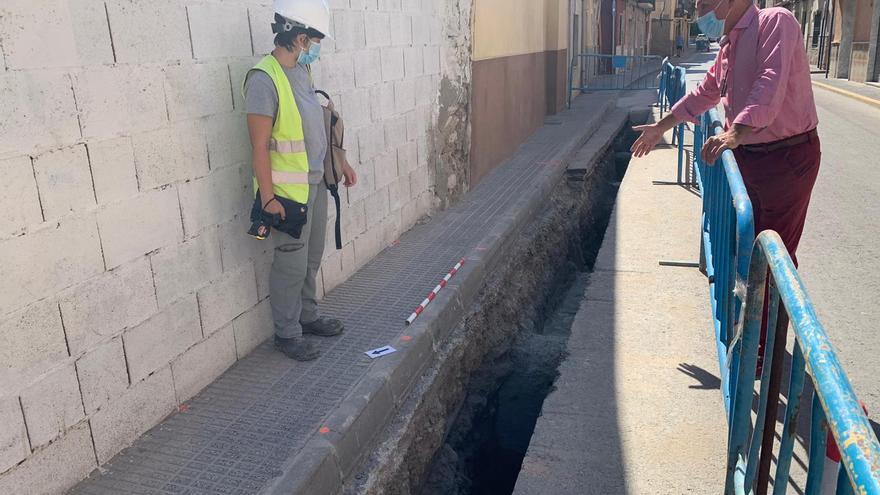 Hallan nuevos restos de las murallas y viviendas medievales en el casco urbano de Orihuela