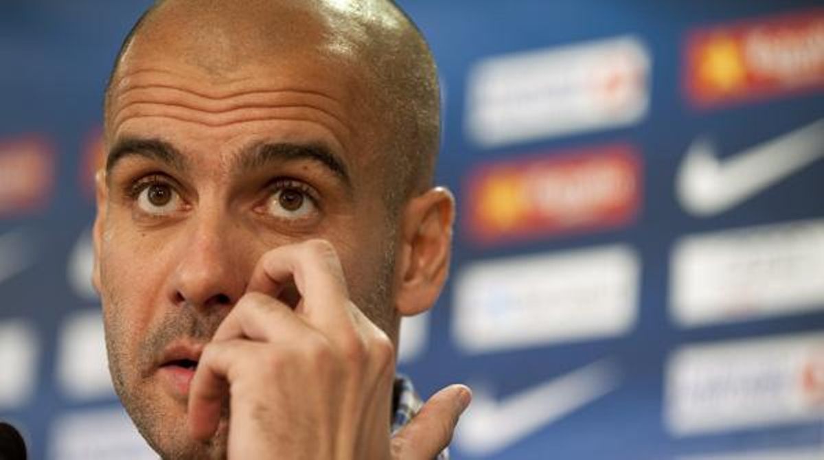 El tècnic del Barça fa broma davant la proposta del portuguès sobre la seva renovació.