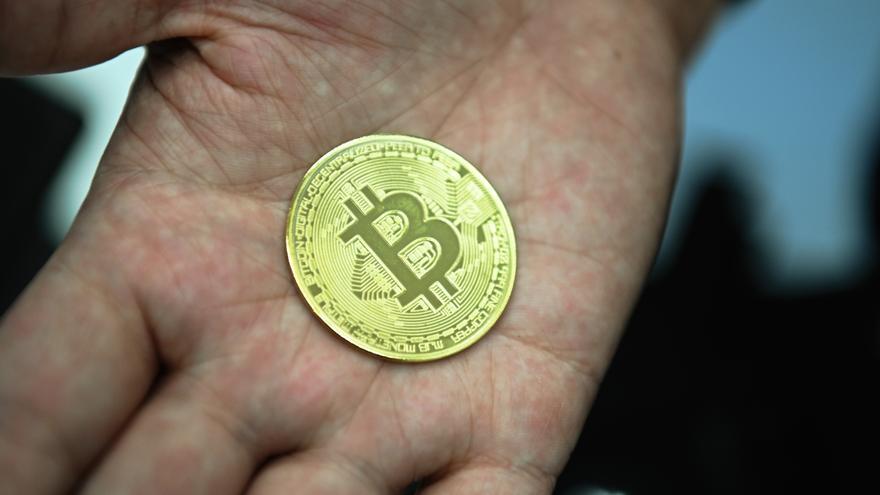 Diebesbande erbeutet nach vierstündiger Folter Millionen an Euro in Bitcoins