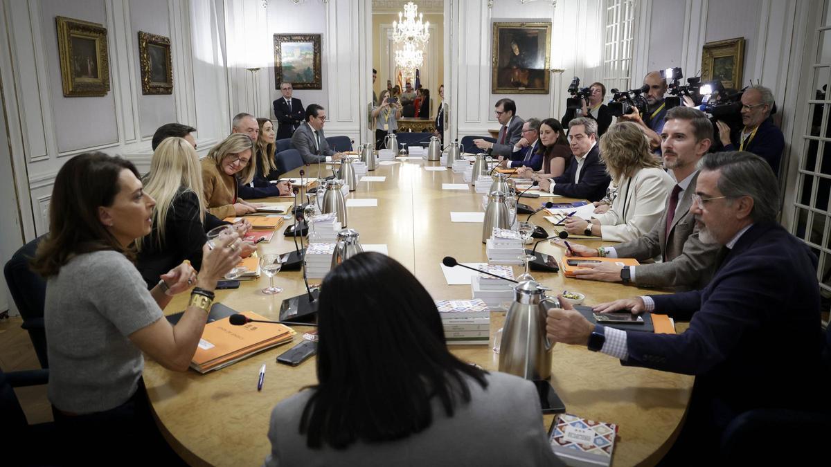 Massó preside la junta de síndics celebrada este martes en las Corts.