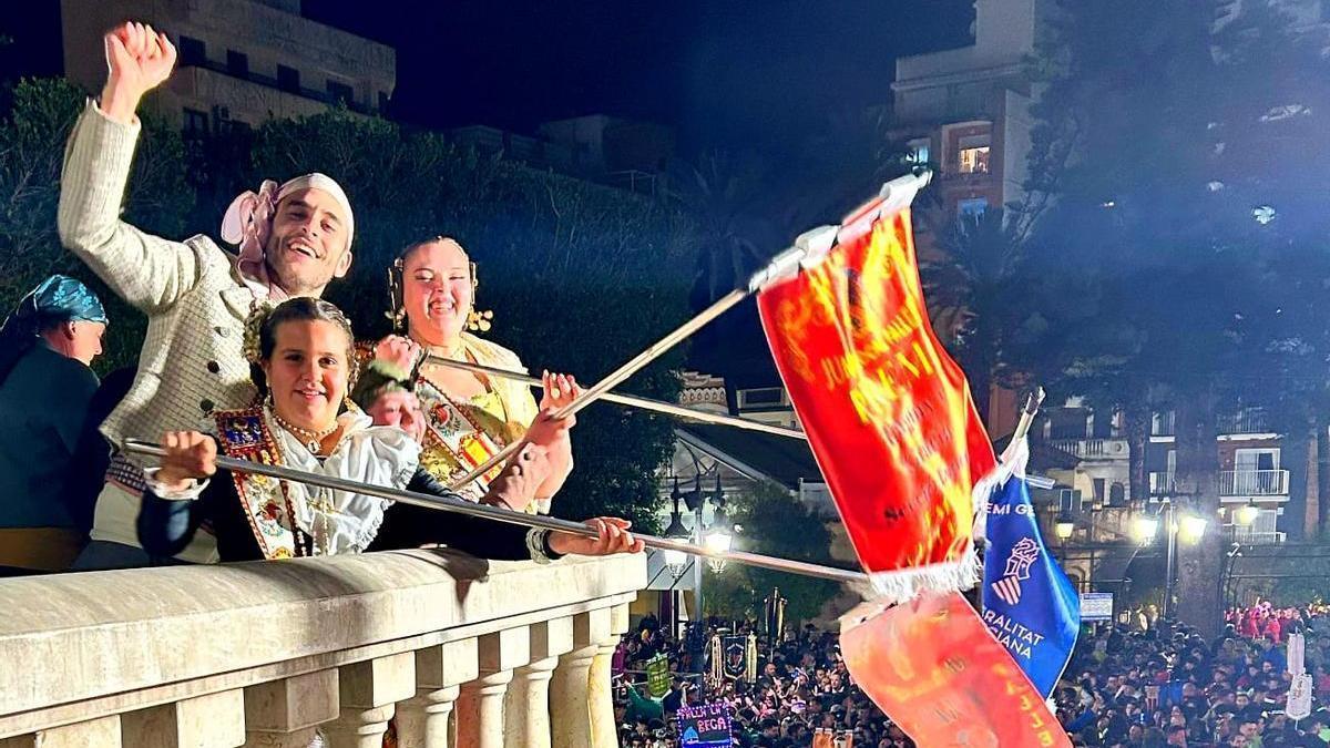 Celebración del primer premio por parte de la falla Taüt.