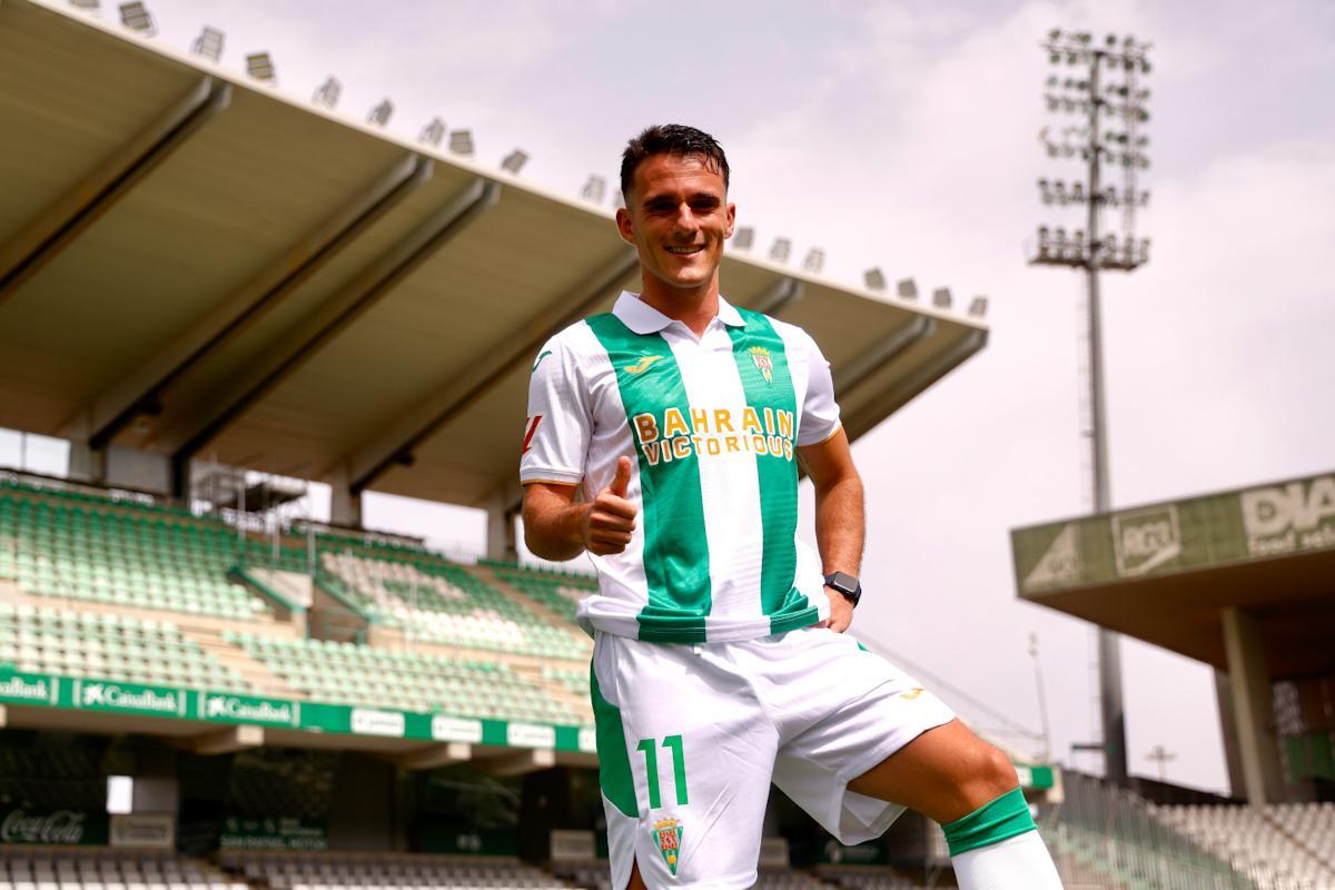 La presentación del jugador del Córdoba CF Diego Bri, en imágenes