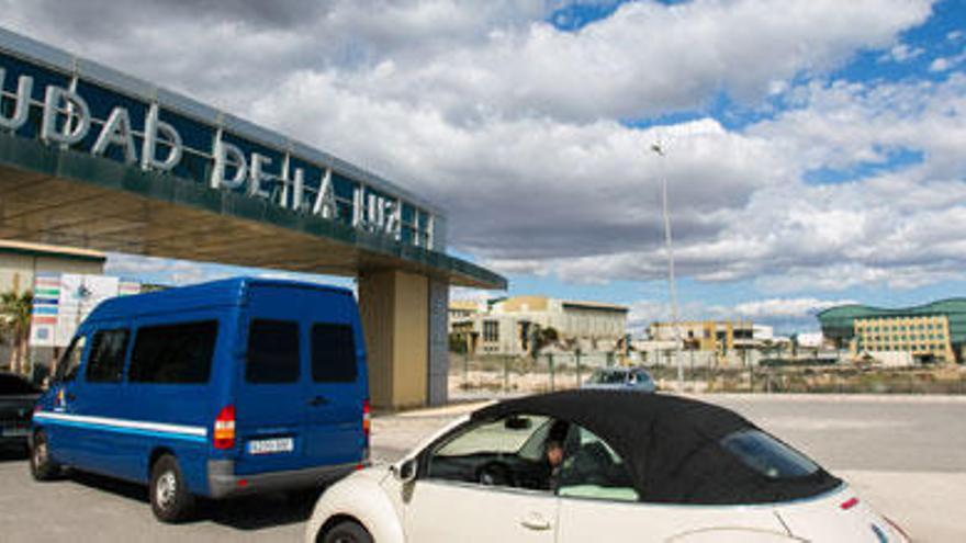 La entrada de Ciudad de la Luz