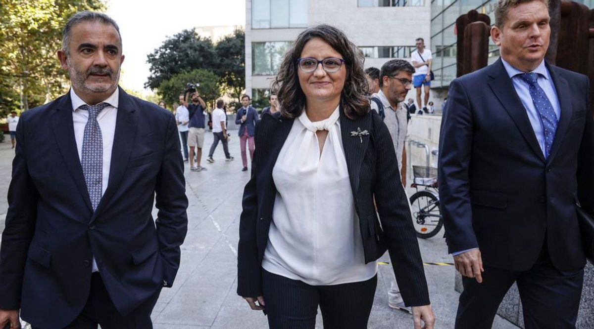 La fiscalia no veu delicte en la causa contra Oltra i 14 acusats més La fiscalia no veu delicte en la causa contra Oltra i 14 acusats més