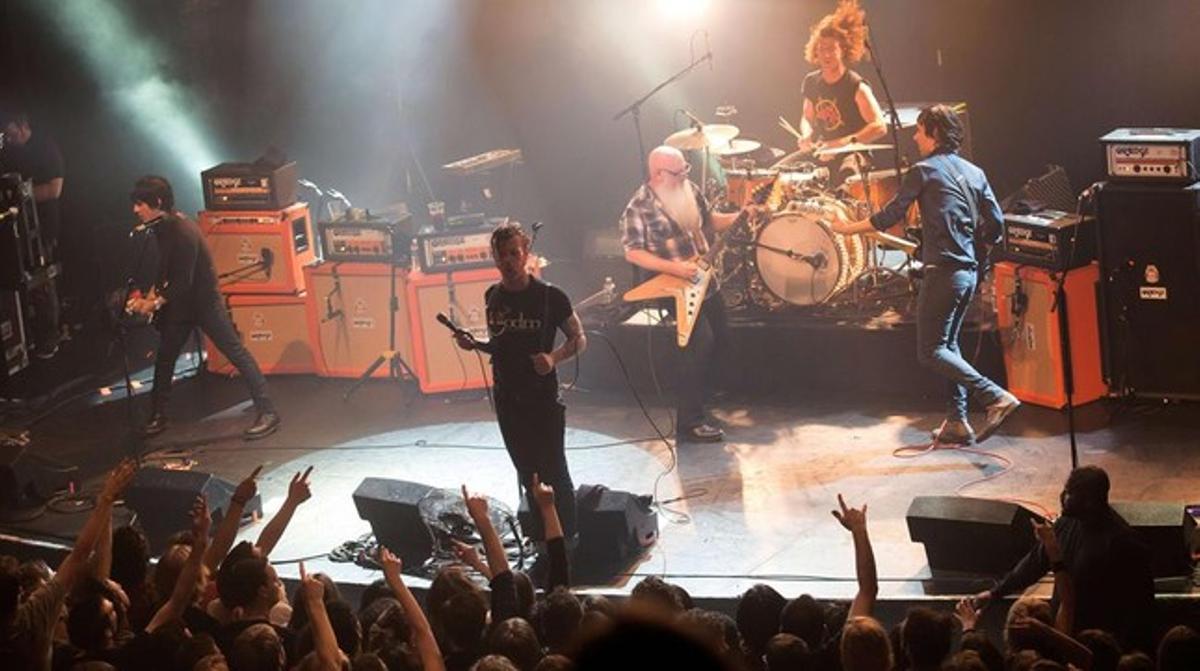 Eagles of Death Metal, durant la seva actuació a la Bataclan abans de l’atac terrorista.