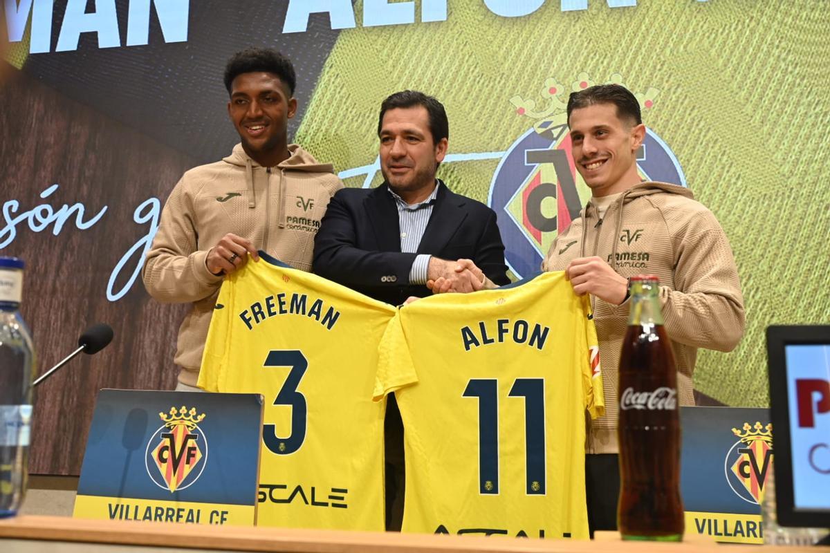 Freeman, Negueroles y Alfon, durante la presentación oficial en La Cerámica.