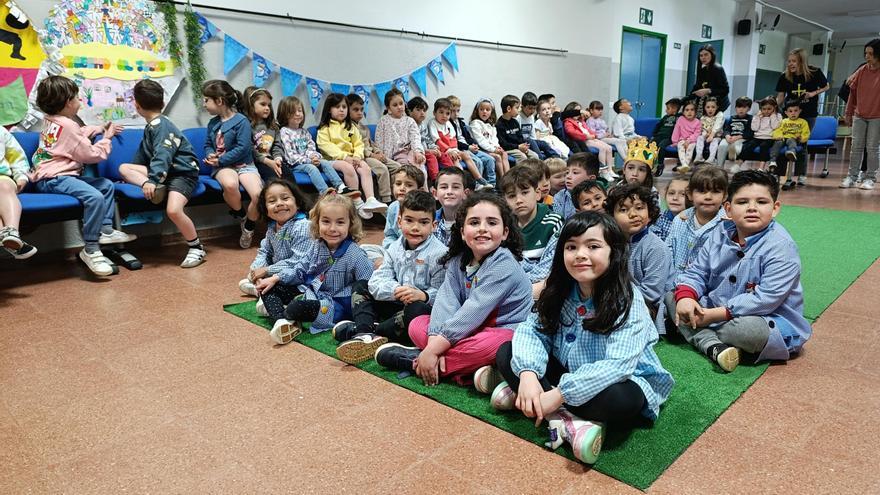 EN IMÁGENES. Los pequeños escolares de la Pola se preparan para el próximo curso