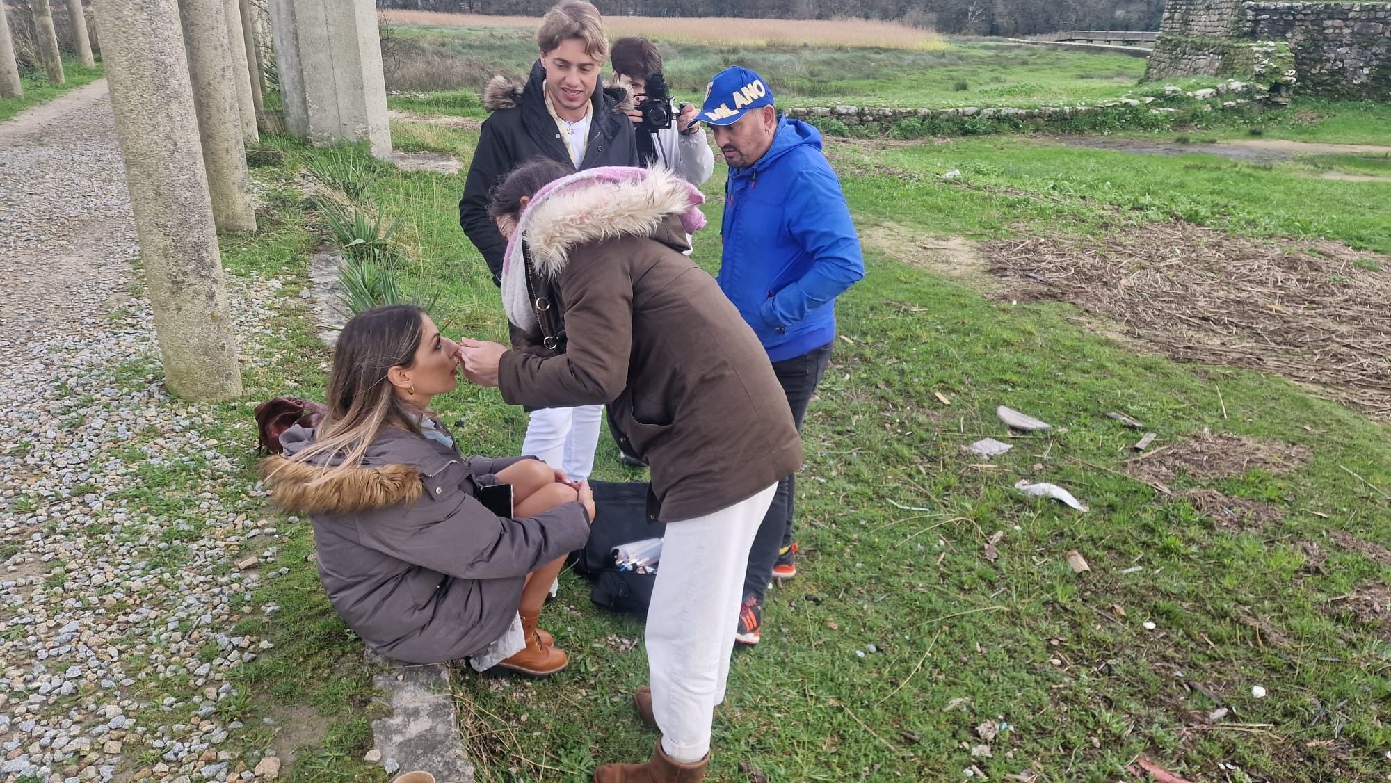 Un momento del rodaje del videoclip "Junto a ti", el último trabajo de Roi Casal, dirigido por Virvi Fraga y protagonizado por la actriz Bea Serén.