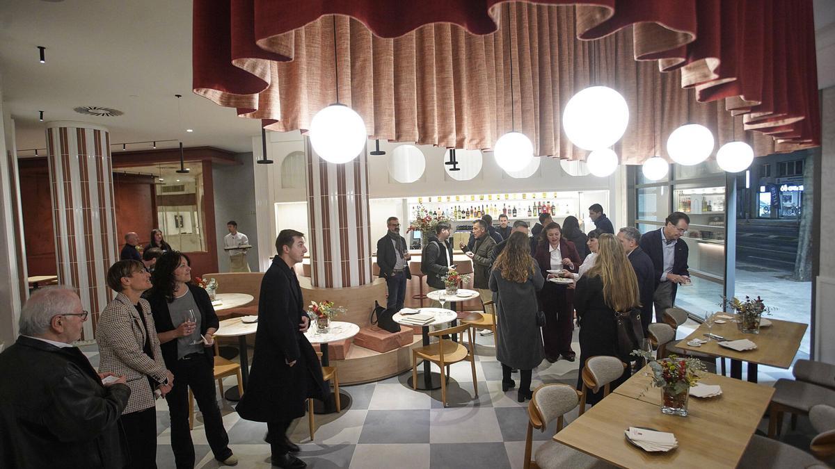 Les imatges de la inauguració de la nova cafeteria de l'Hotel Ultonia