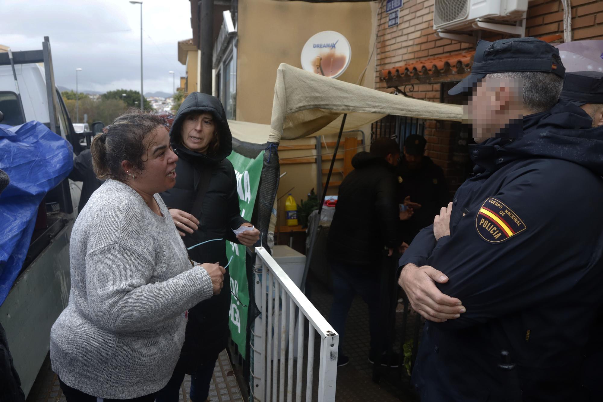 Desahucio en el Puerto de la Torre de una mujer y su hija de 8 años