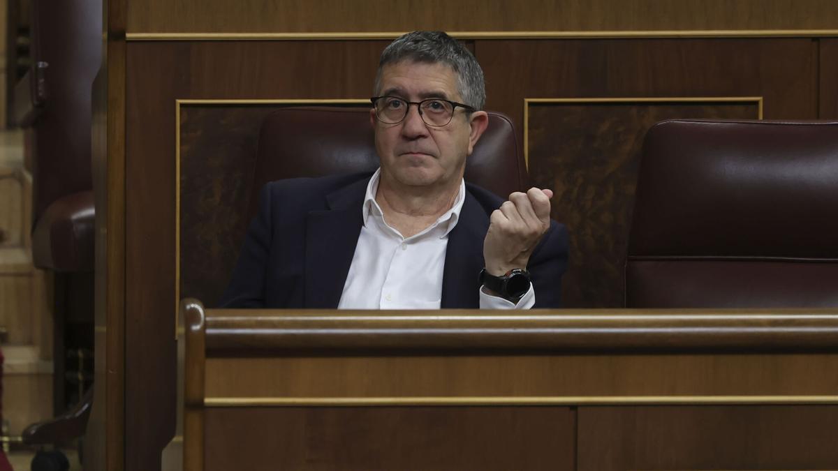 El diputado socialista Patxi López durante el pleno del Congreso de los Diputados, este martes en Madrid. EFE/ Kiko Huesca