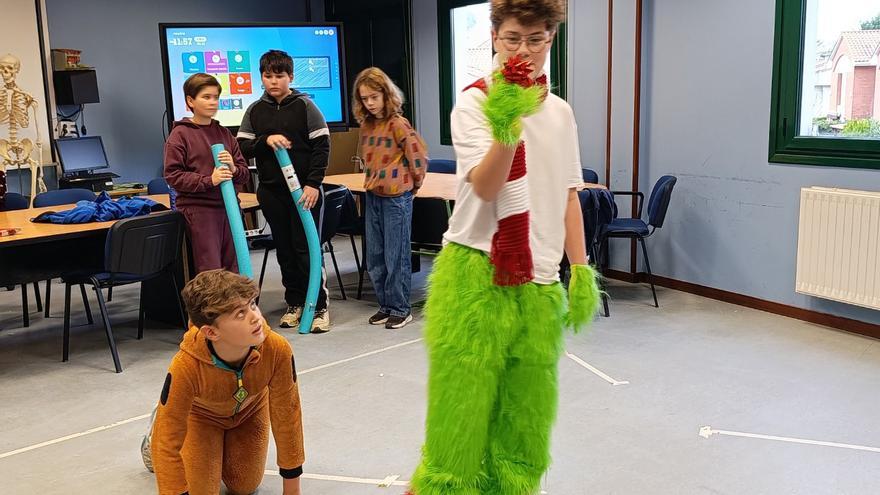 El "Grinch" toma el colegio de La Fresneda: así es la representación (en inglés) que preparan los niños de sexto de Primaria