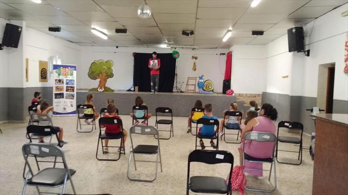Cuentos y teatro atraen la atención cultural para acabar el verano