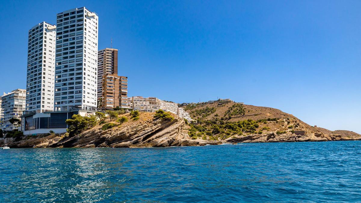 Torres de Benidorm sobre las que pesa la sentencia de derribo.