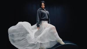 Rosalía, con el nuevo modelo 204L de New Balance.