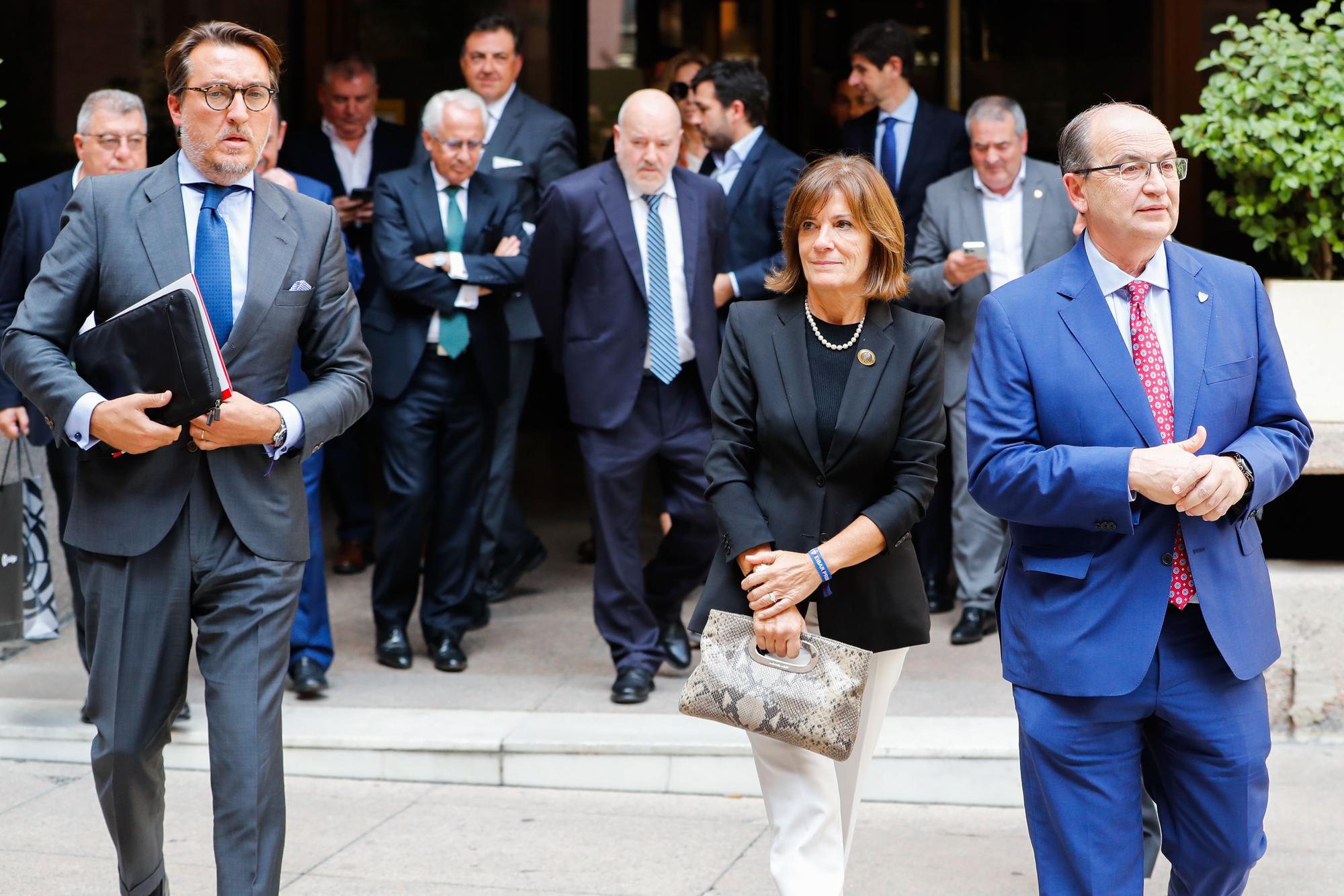 Presidentes de clubes de LaLiga a su salida de la reunión con el ministro Iceta, este lunes.