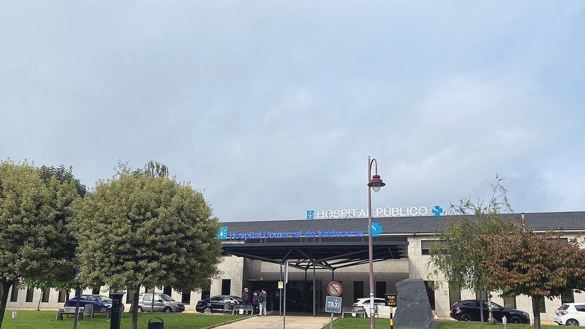 Vista exterior del Hospital Público de Valdeorras