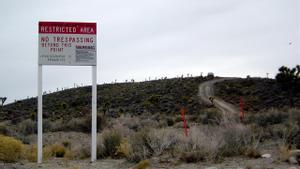 Cartel de advertencia en el perímetro del Área 51, en Nevada (EEUU). 