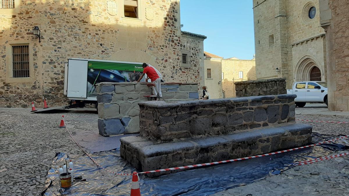 Primeros trabajos en la plaza de Santa María.