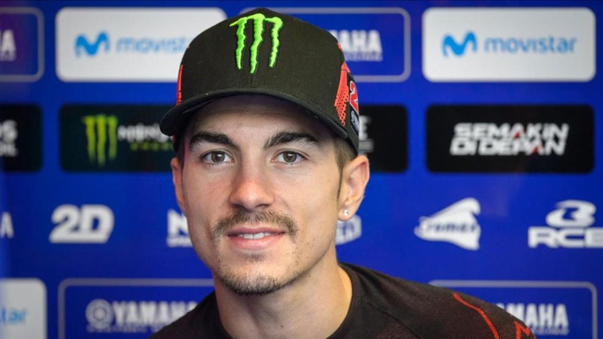 Maverick en su box del Movistar Yamaha